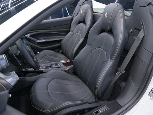 Used 2022 Ferrari F8 Tributo RWD image 15