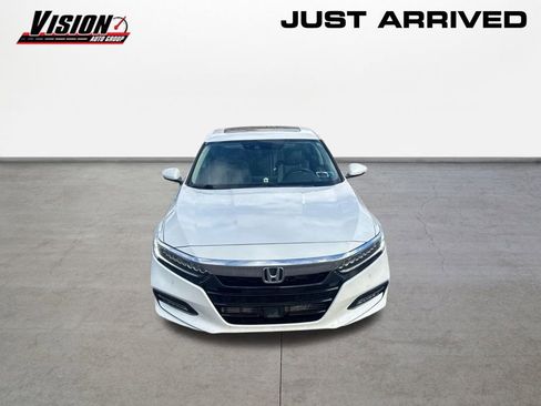 Used 2019 Honda Accord Touring image 2