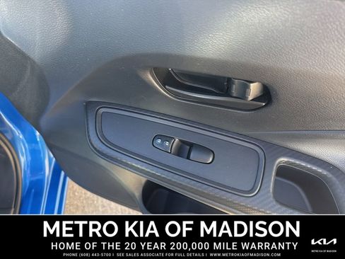 Used 2021 Nissan Versa S image 28