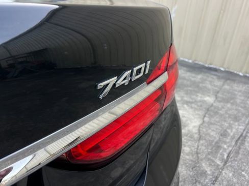 Used 2019 BMW 740i 740i w/ Executive Package image 39