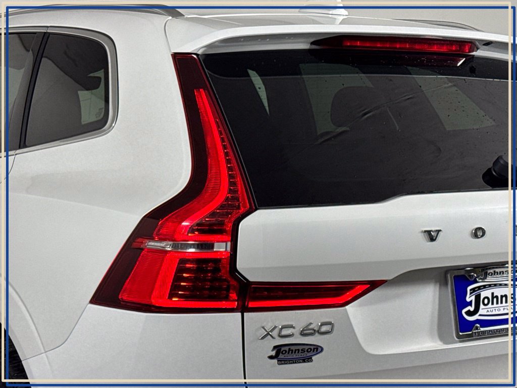 Used 2022 Volvo XC60 T8 Inscription Expression w/ Advanced Package AWD/4WD image 12