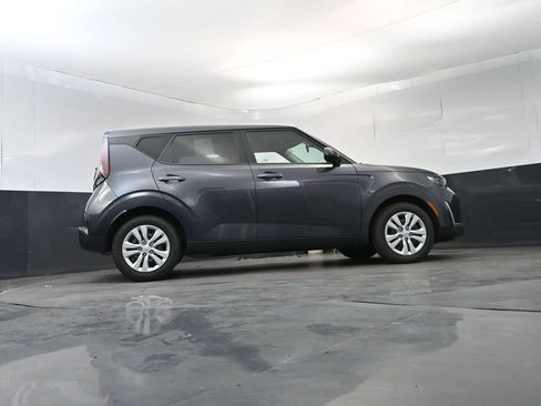 Used 2023 Kia Soul LX FWD image 24