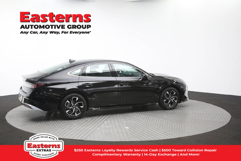 Used 2025 Hyundai Sonata SEL FWD image 46