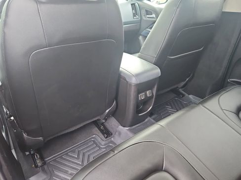 Used 2022 Chevrolet Colorado Z71 w/ Z71 Midnight Edition image 18