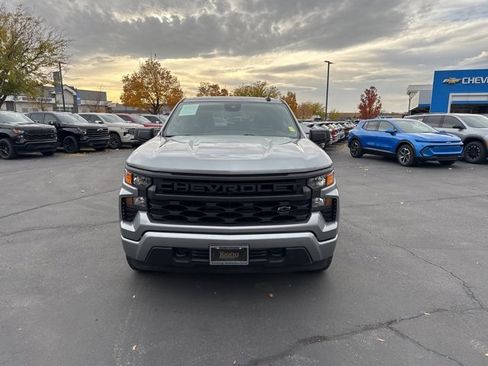 Used 2024 Chevrolet Silverado 1500 Custom image 2