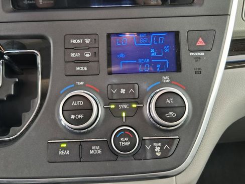 Used 2015 Toyota Sienna XLE w/ XLE Navigation Package image 19