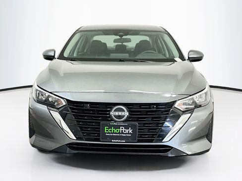 Used 2024 Nissan Sentra SV FWD image 2