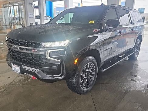 Used 2022 Chevrolet Suburban Z71 image 2