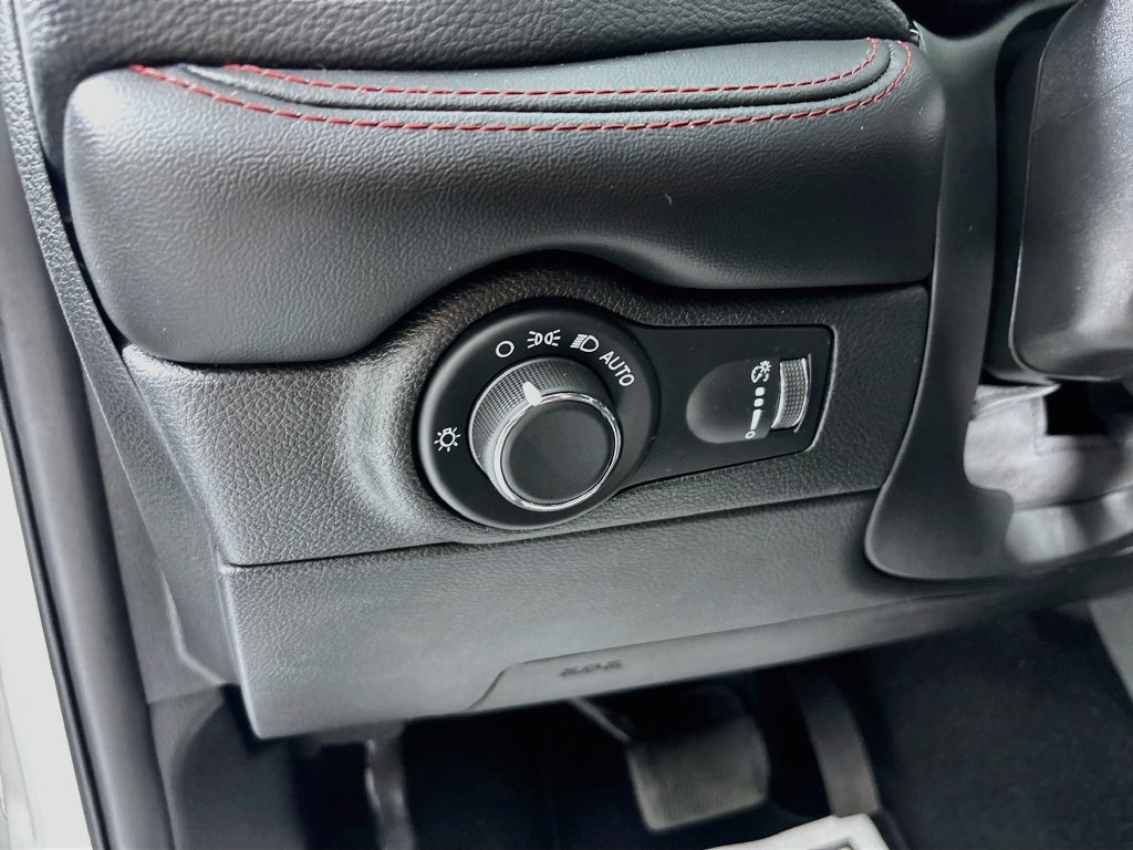 Used 2025 Dodge Durango R/T AWD/4WD image 10