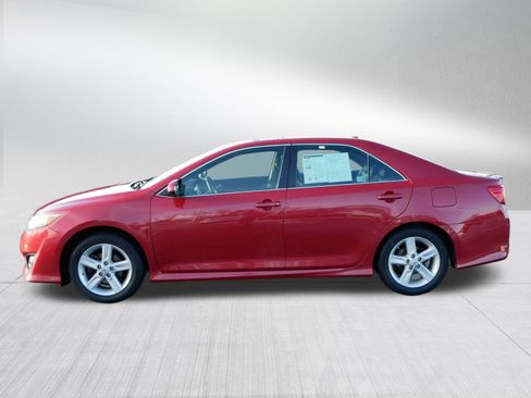 Used 2012 Toyota Camry SE w/ Convenience Pkg image 4