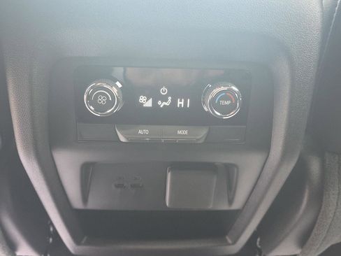 New 2026 Chevrolet Traverse LT w/ Sun and Wheel Package image 21