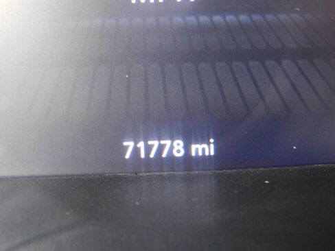 Used 2018 Dodge Challenger R/T Plus image 9