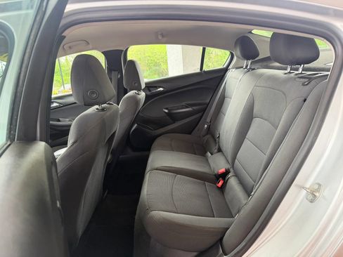 Used 2017 Chevrolet Cruze LS FWD image 19