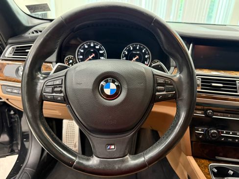 Used 2015 BMW 750i RWD image 30