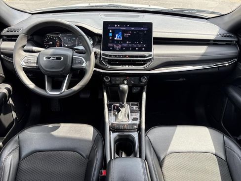 Used 2023 Jeep Compass Latitude AWD/4WD image 6