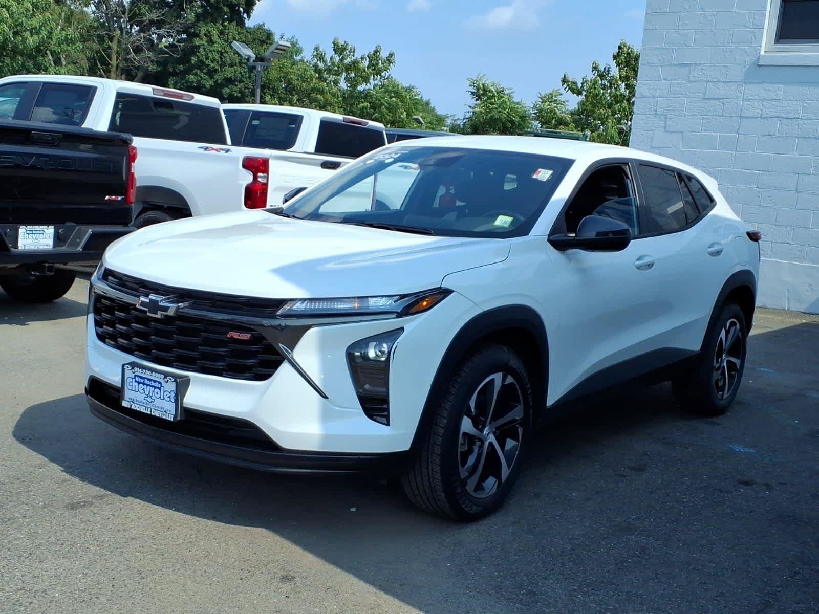 Certified 2024 Chevrolet Trax RS FWD image 3