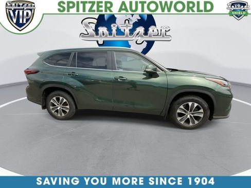 Used 2024 Toyota Highlander XLE AWD/4WD image 10