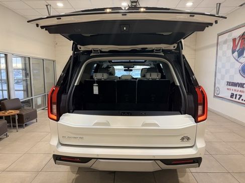 New 2026 Ford Expedition Platinum image 9