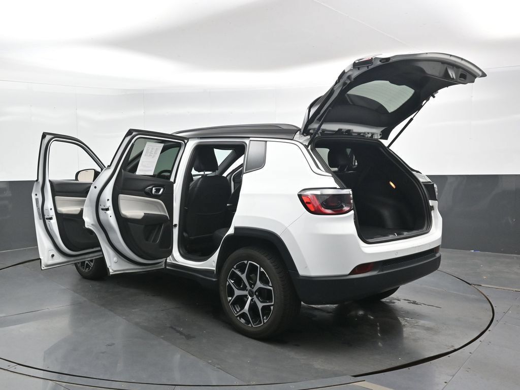Used 2025 Jeep Compass Limited AWD/4WD image 49