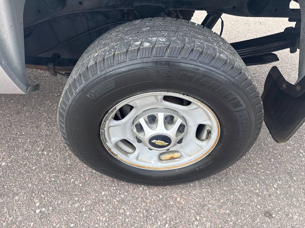Used 2013 Chevrolet Silverado 2500 W/T AWD/4WD image 15