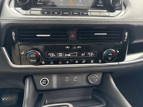 Used 2022 Nissan Rogue SL w/ SL Premium Package image 18