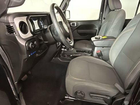 Used 2024 Jeep Wrangler Unlimited w/ Convenience Group AWD/4WD image 11