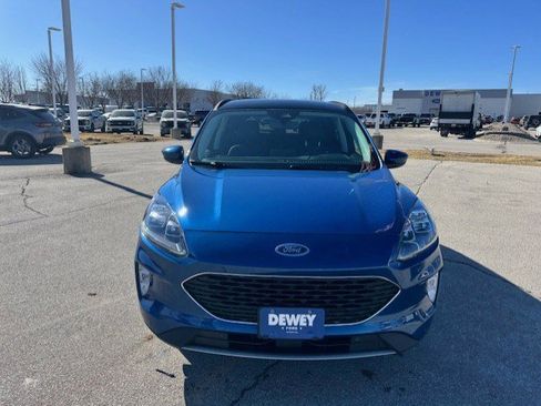 Used 2022 Ford Escape Titanium image 2