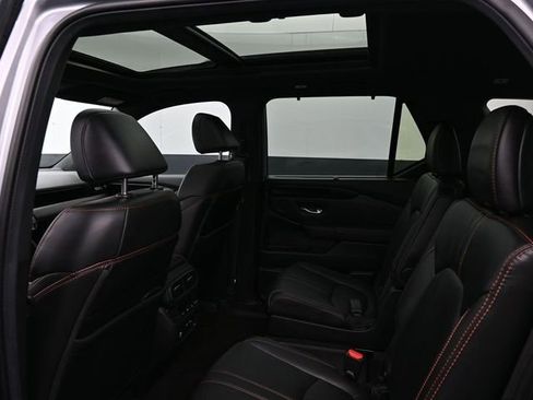 Used 2024 Honda Pilot TrailSport image 16