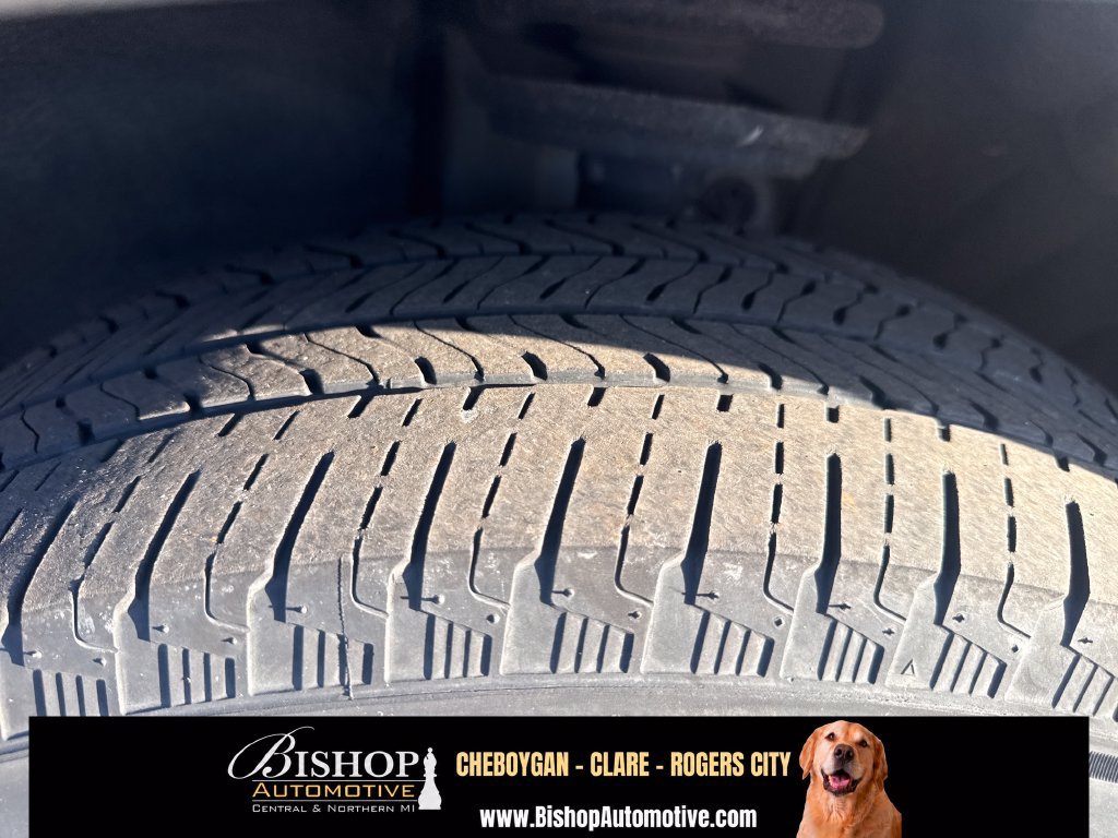 Used 2023 Chevrolet Traverse LT w/ LPO, Floor Liner Package AWD/4WD image 17