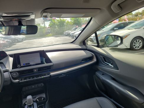 Used 2025 Toyota Prius XLE FWD image 17