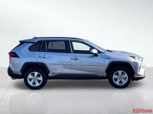 Certified 2021 Toyota RAV4 XLE w/ Carpet Mat Package (TMS) AWD/4WD image 8
