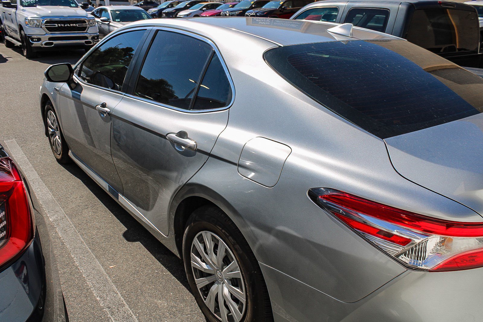Used 2019 Toyota Camry LE FWD image 8