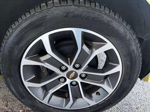 Used 2017 Chevrolet Sonic LT w/ Convenience Package image 11