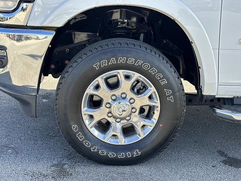 Used 2022 RAM 3500 Laramie image 11