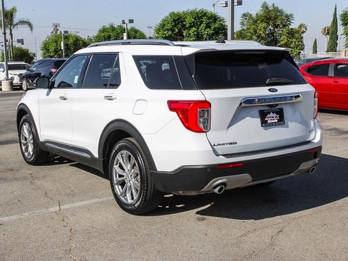 Used 2022 Ford Explorer Limited w/ Equipment Group 301A AWD/4WD image 8