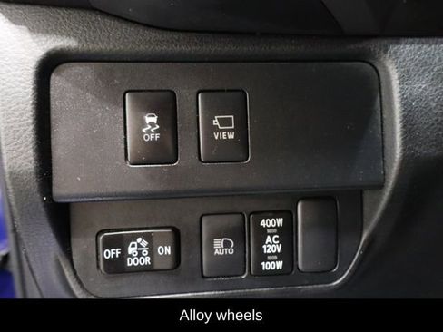 Used 2023 Toyota Tacoma TRD Sport image 17