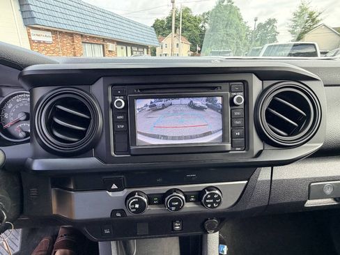 Used 2019 Toyota Tacoma SR RWD image 21