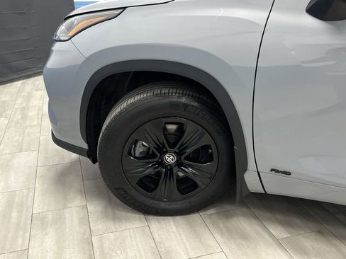 Used 2024 Toyota Highlander XLE image 37