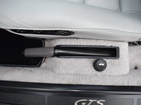 Used 1993 Porsche 928 GTS RWD image 43