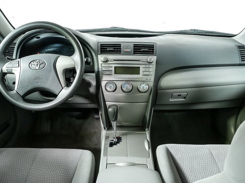 Used 2011 Toyota Camry LE image 21