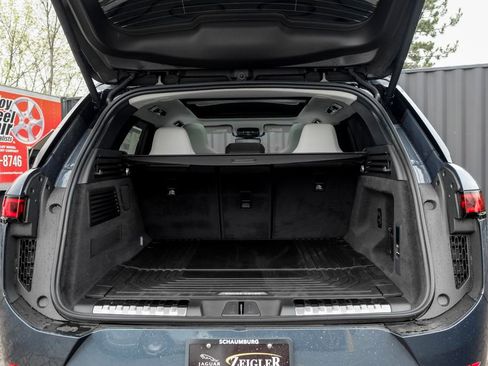 New 2026 Land Rover Range Rover Sport SV AWD/4WD image 9