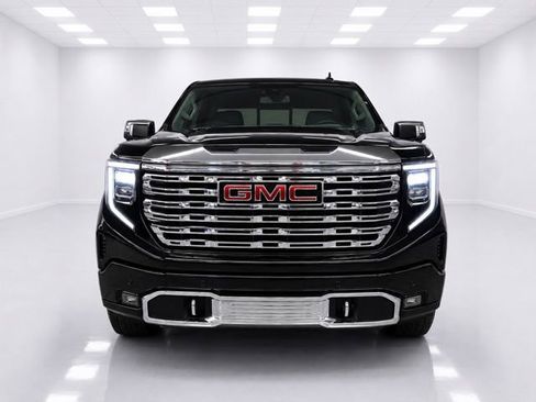 Used 2025 GMC Sierra 1500 Denali AWD/4WD image 3