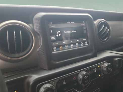 Used 2021 Jeep Gladiator Willys image 16