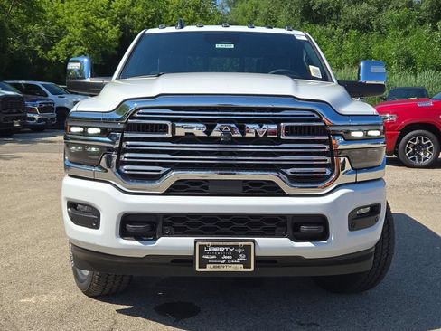 New 2026 RAM 2500 Laramie AWD/4WD image 7