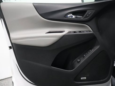Used 2019 Chevrolet Equinox Premier image 12
