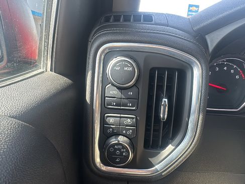 Used 2021 Chevrolet Silverado 1500 LT Trail Boss w/ Convenience Package II image 10