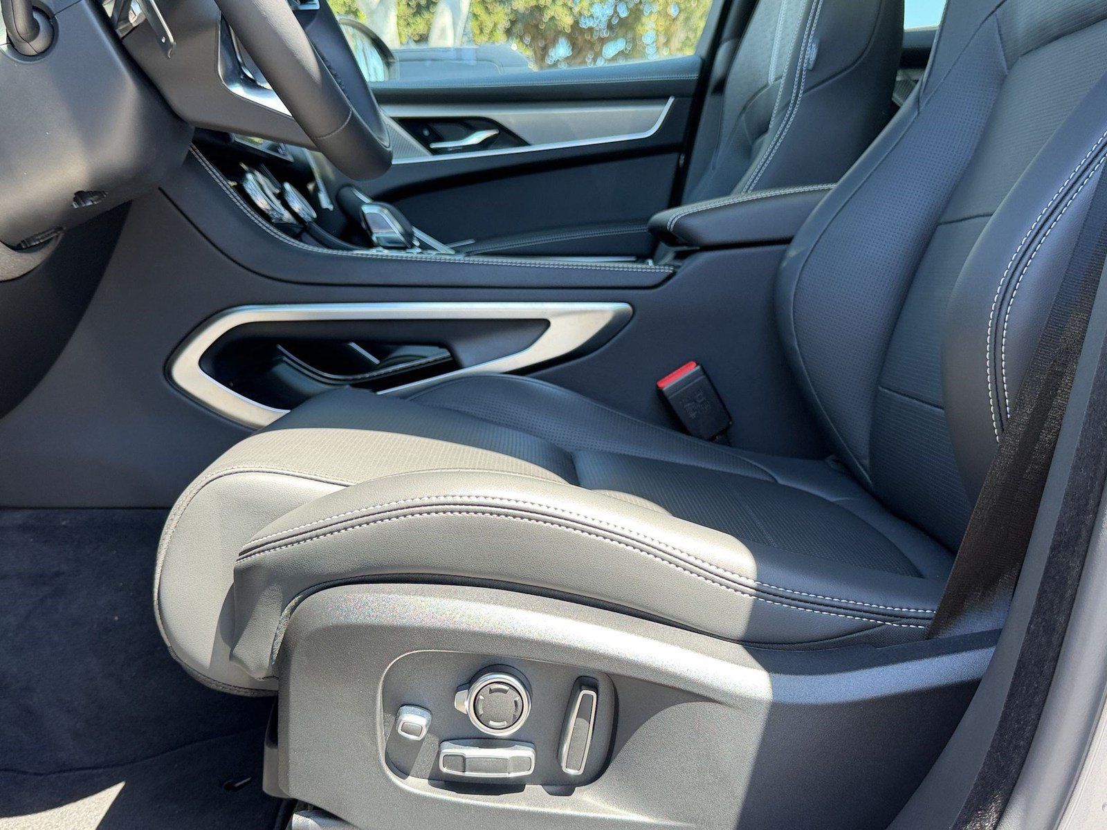 New 2026 Jaguar F-PACE R-Dynamic S AWD/4WD image 5