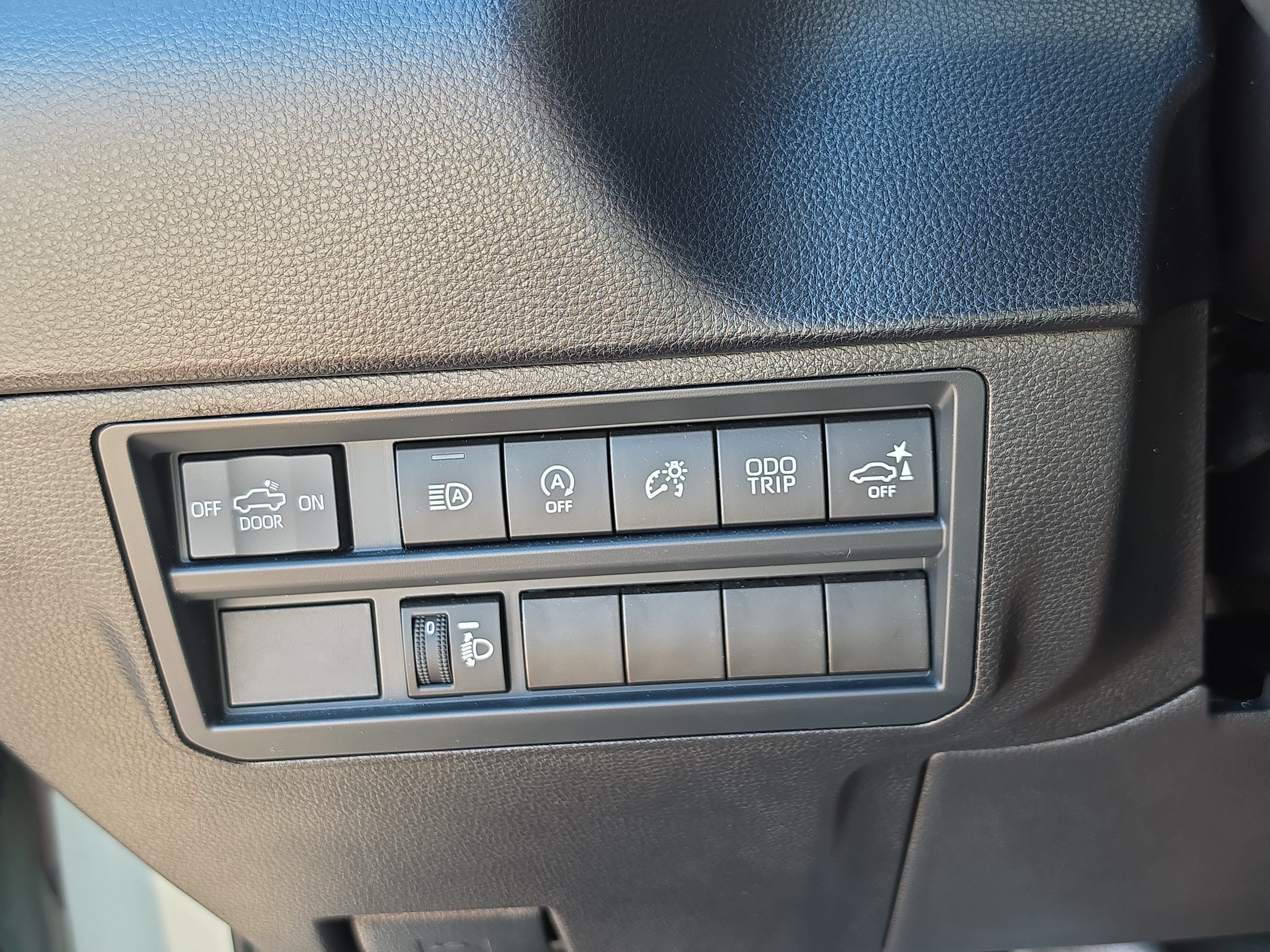 Used 2025 Toyota Tundra SR5 w/ SR5 Convenience Package AWD/4WD image 28