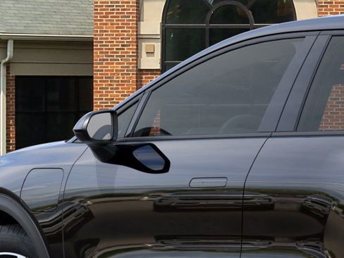 New 2026 Chevrolet Equinox EV LT image 12