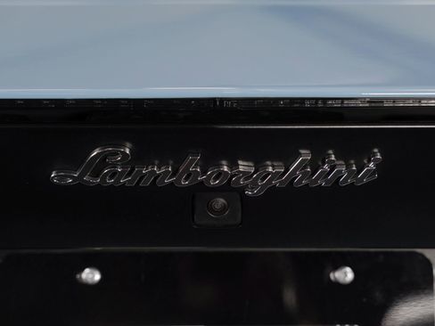 Used 2018 Lamborghini Aventador S image 19